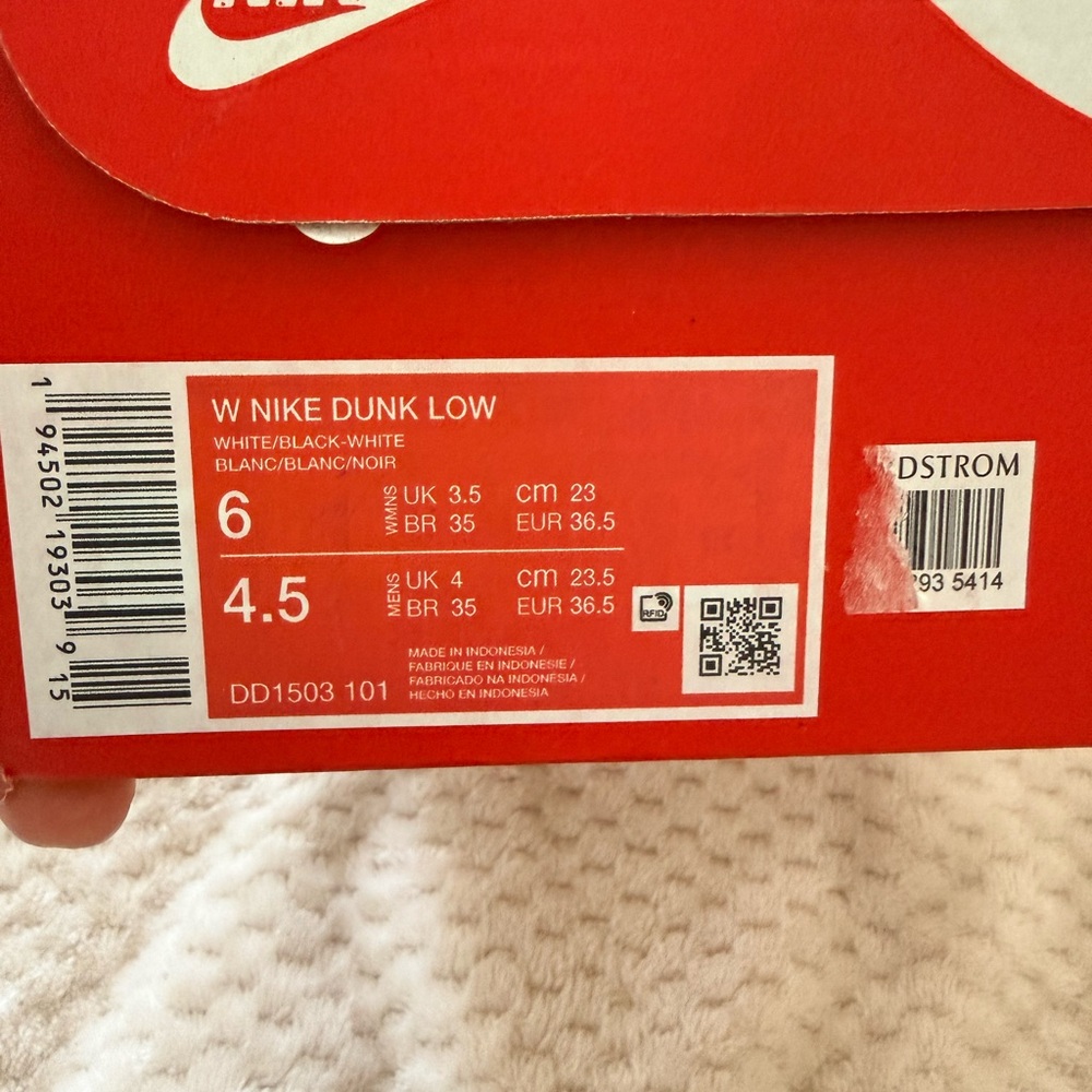 Nike Dunk Low Black and White Sneakers - womens size 6 - Picture 6 of 7